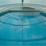 Wasserverschmutzung vermeidet man mit einer Pool Überdachung